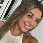 Profesora titulada en Traducción e Interpretación con experiencia en enseñanza de español para extranjeros.